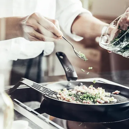 Dermuth Klagenfurt 酒店 4*