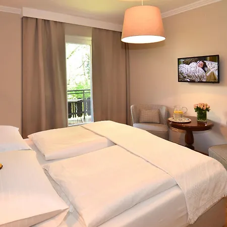 Dermuth Klagenfurt 4* クラーゲンフルト